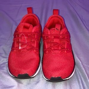 9 Kids Puma sneakers